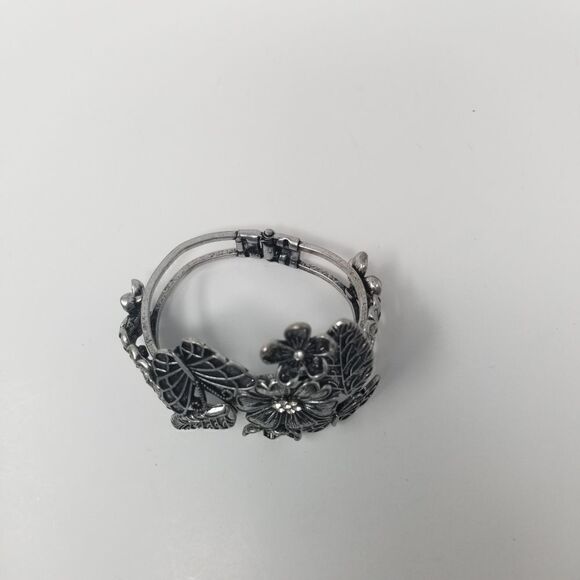 ANTIQUED SILVER LIKE FLOWERS BUTTERFLIES BRACELET - Picture 8 of 11